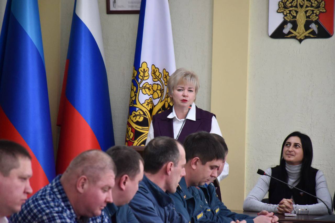 В Ровеньках чествовали участников СВО и вручили медали «Мать солдата»