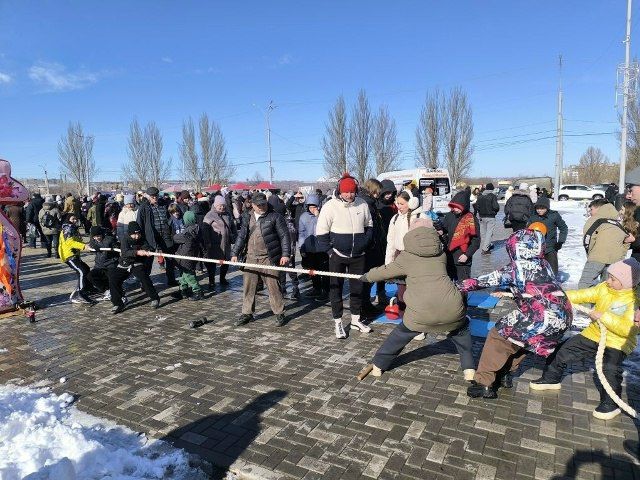 21 февраля на площади Советской прошли Масленичные гуляния, наполненные весельем и азартом 21 февраля на площади Советской прошли Масленичные гуляния, наполненные весельем и азартом