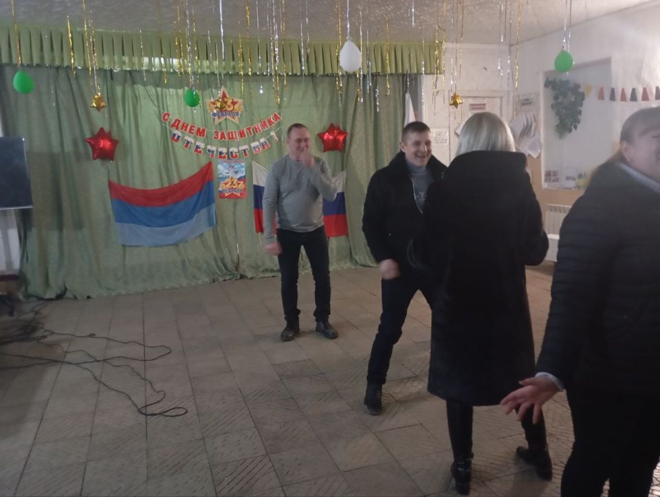 Конкурсно - развлекательная программа"Ровняйсь!Смирно!" Конкурсно - развлекательная программа"Ровняйсь!Смирно!"