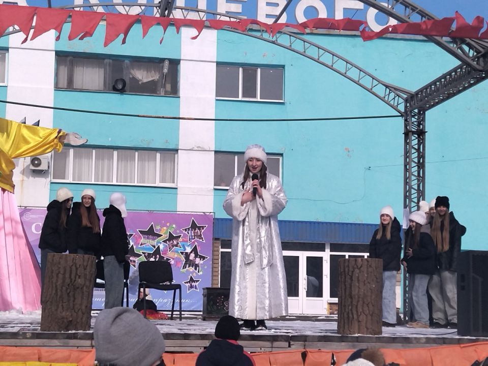 В Суходольске прошло яркое и тёплое театрализованное представление «Масленица к нам идёт — радость нам несёт!», которое собрало жителей и гостей города на праздничное мероприятие, подготовленное работниками культуры города В Суходольске прошло яркое и тёплое театрализованное представление «Масленица к нам идёт — радость нам несёт!», которое собрало жителей и гостей города на праздничное мероприятие, подготовленное работниками культуры города