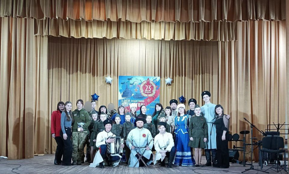 Сегодня в филиале "Донцовский СДК" прошел торжественный концерт "Честь и слава защитникам!" Сегодня в филиале "Донцовский СДК" прошел торжественный концерт "Честь и слава защитникам!"