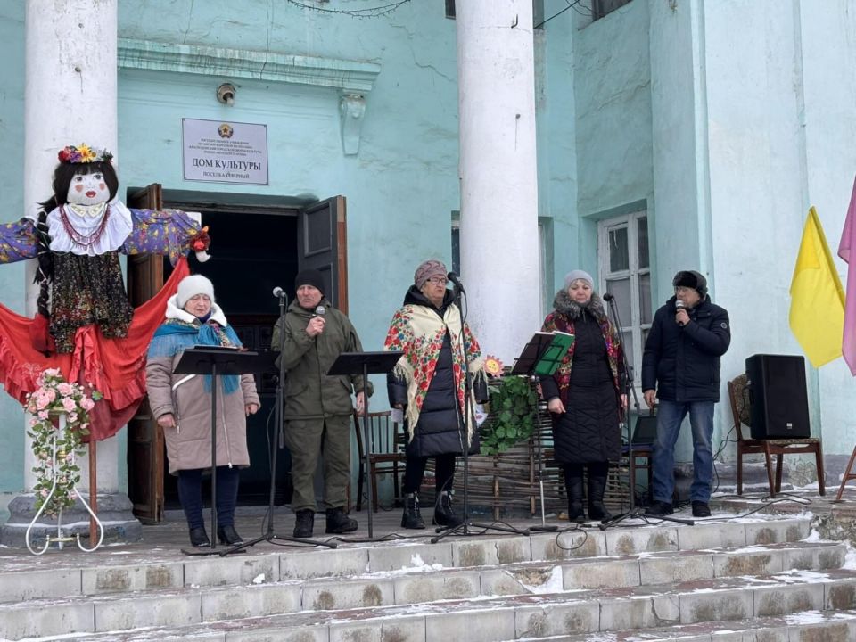 В поселке Северный на площади возле ДК прошло мероприятие ,посвященное проводам зимы В поселке Северный на площади возле ДК прошло мероприятие ,посвященное проводам зимы