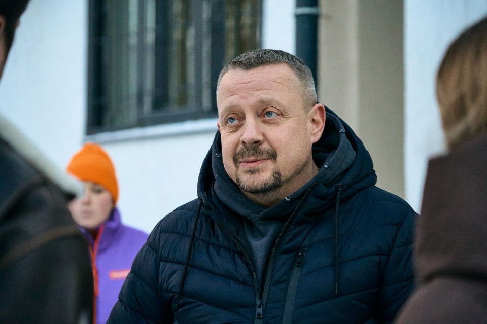 Помощь важна!. Статс-секретарь — заместитель руководителя Росмолодежи Денис Аширов и министр молодёжной политики ЛНР Михаил Голубович вместе с волонтерами регионального штаба #МЫВМЕСТЕ и активистами Молодой Гвардии Единой... Помощь важна!. Статс-секретарь — заместитель руководителя Росмолодежи Денис Аширов и министр молодёжной политики ЛНР Михаил Голубович вместе с волонтерами регионального штаба #МЫВМЕСТЕ и активистами Молодой Гвардии Единой...