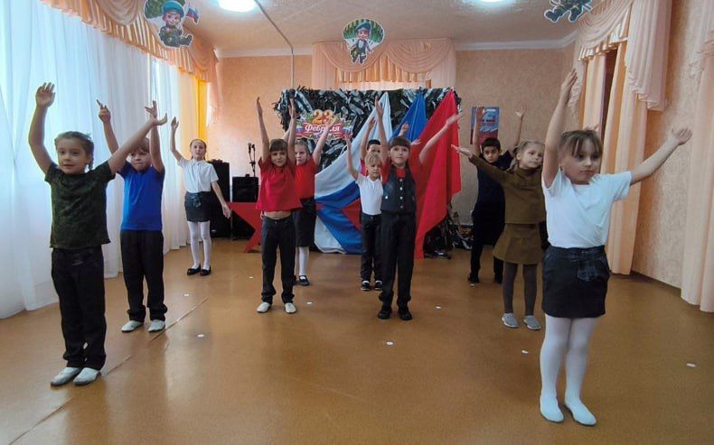 Праздничный концерт «Мужество, доблесть и честь» прошёл в пгт Калининский Праздничный концерт «Мужество, доблесть и честь» прошёл в пгт Калининский