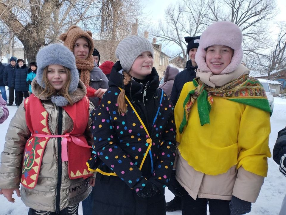 В поселке Северный на площади возле ДК прошло мероприятие ,посвященное проводам зимы В поселке Северный на площади возле ДК прошло мероприятие ,посвященное проводам зимы