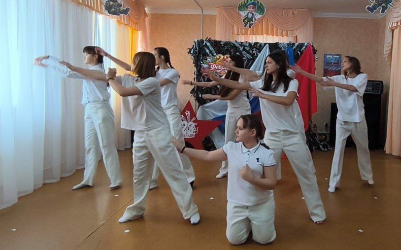 Праздничный концерт «Мужество, доблесть и честь» прошёл в пгт Калининский Праздничный концерт «Мужество, доблесть и честь» прошёл в пгт Калининский