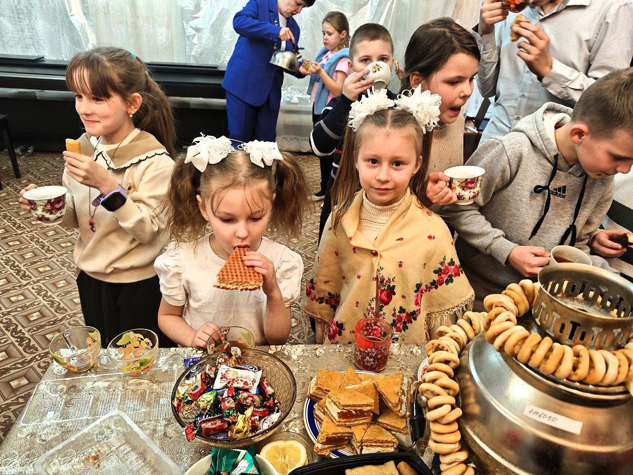 Масленица — праздник особенный, который любят всей душой от мала до велика Масленица — праздник особенный, который любят всей душой от мала до велика