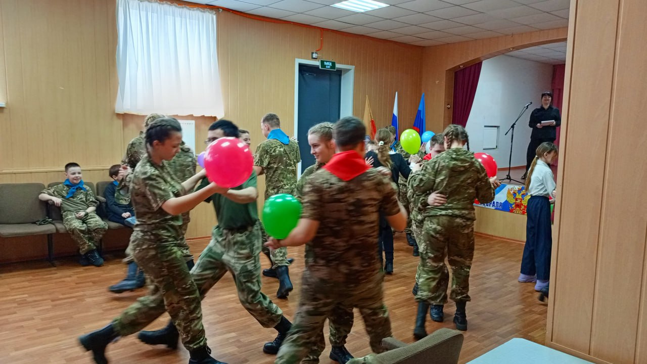 В рамках акции «Zа Победу» партии «Единая Россия» и празднования Дня защитника Отечества активисты первичного отделения №8 совместно с сотрудниками Желтенского сельского клуба, местной школы и библиотеки-филиала №12 провели... В рамках акции «Zа Победу» партии «Единая Россия» и празднования Дня защитника Отечества активисты первичного отделения №8 совместно с сотрудниками Желтенского сельского клуба, местной школы и библиотеки-филиала №12 провели...