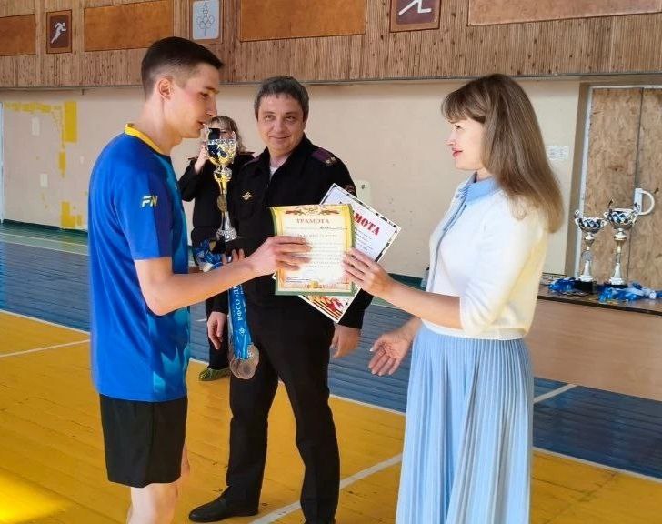 В Антраците на базе МБУ «Спортивный комплекс - Антрацит», в преддверии празднования Дня защитника Отечества, прошёл турнир по мини-футболу среди команд сотрудников территориальных органов Министерства внутренних дел России... В Антраците на базе МБУ «Спортивный комплекс - Антрацит», в преддверии празднования Дня защитника Отечества, прошёл турнир по мини-футболу среди команд сотрудников территориальных органов Министерства внутренних дел России...