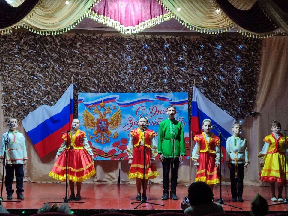 В пгт Городище прошел концерт "Для вас, защитники Отечества" В пгт Городище прошел концерт "Для вас, защитники Отечества"