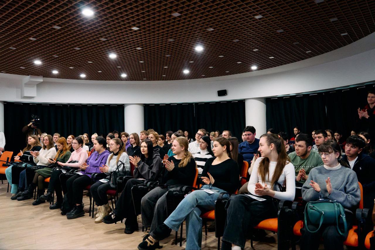В Доме молодёжи прошли «Диалоги с Героями» В Доме молодёжи прошли «Диалоги с Героями»