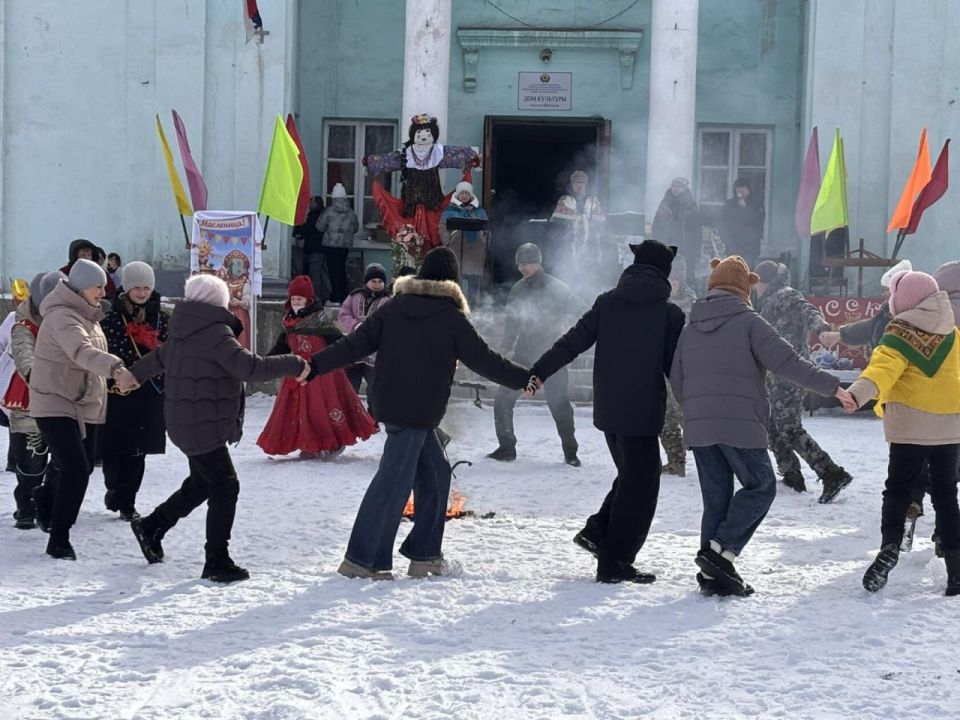В поселке Северный на площади возле ДК прошло мероприятие ,посвященное проводам зимы В поселке Северный на площади возле ДК прошло мероприятие ,посвященное проводам зимы