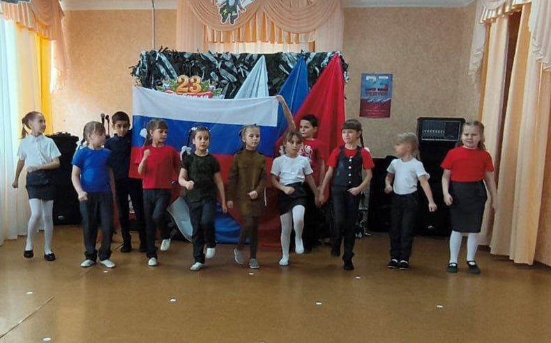 Праздничный концерт «Мужество, доблесть и честь» прошёл в пгт Калининский Праздничный концерт «Мужество, доблесть и честь» прошёл в пгт Калининский