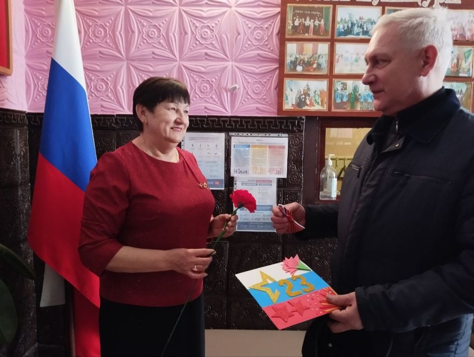Акция "Поздравь защитника" Акция "Поздравь защитника"