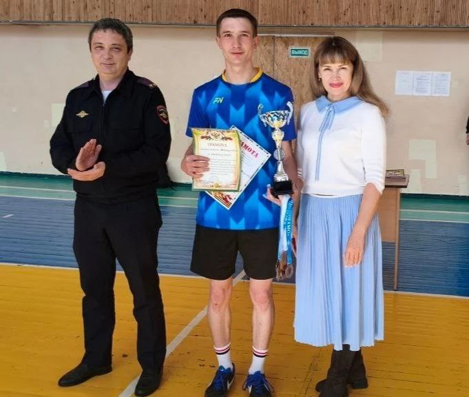 В Антраците на базе МБУ «Спортивный комплекс - Антрацит», в преддверии празднования Дня защитника Отечества, прошёл турнир по мини-футболу среди команд сотрудников территориальных органов Министерства внутренних дел России... В Антраците на базе МБУ «Спортивный комплекс - Антрацит», в преддверии празднования Дня защитника Отечества, прошёл турнир по мини-футболу среди команд сотрудников территориальных органов Министерства внутренних дел России...