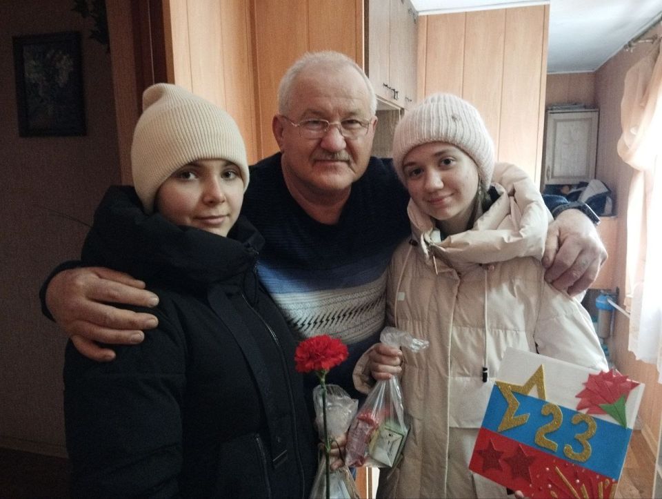 Акция "Поздравь защитника" Акция "Поздравь защитника"