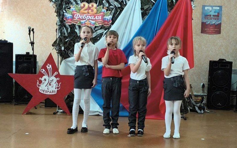 Праздничный концерт «Мужество, доблесть и честь» прошёл в пгт Калининский Праздничный концерт «Мужество, доблесть и честь» прошёл в пгт Калининский