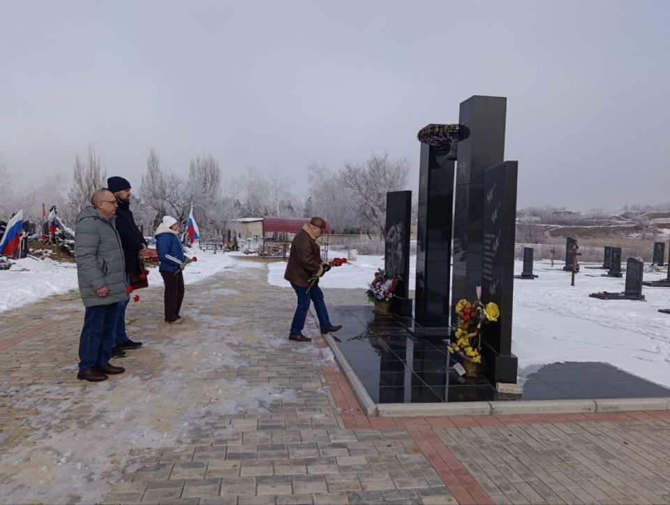 День защитника Отечества сегодня наполнен особым смыслом: это не просто календарная дата, а день нашего безмерного уважения и преклонения перед современными героями День защитника Отечества сегодня наполнен особым смыслом: это не просто календарная дата, а день нашего безмерного уважения и преклонения перед современными героями