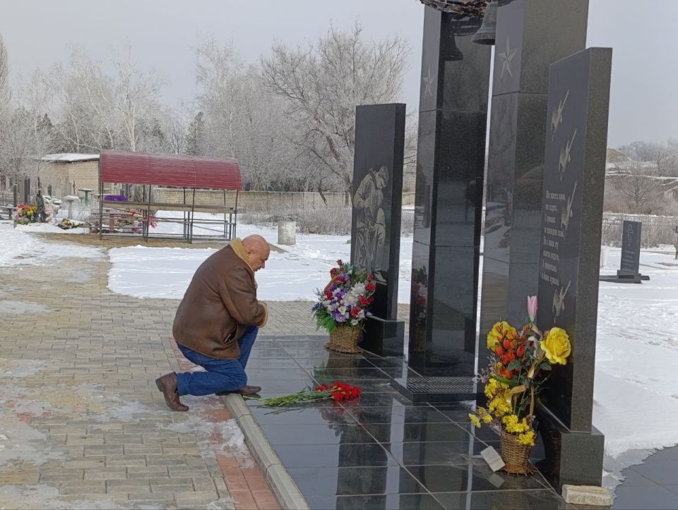 День защитника Отечества сегодня наполнен особым смыслом: это не просто календарная дата, а день нашего безмерного уважения и преклонения перед современными героями День защитника Отечества сегодня наполнен особым смыслом: это не просто календарная дата, а день нашего безмерного уважения и преклонения перед современными героями
