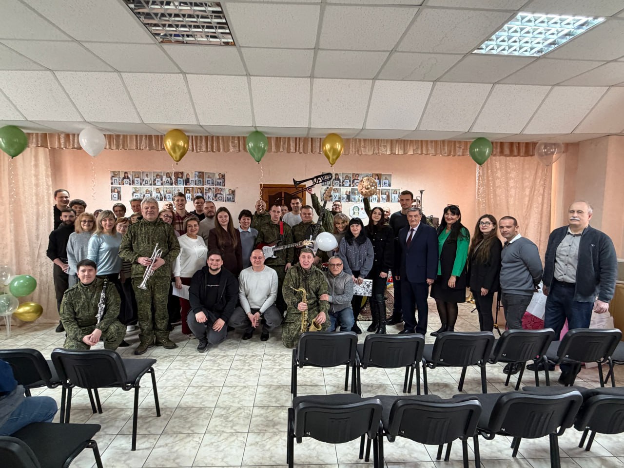 Военный оркестр 6-й бригады управления 3-й общевойсковой армии выступил с концертом для коллектива Института «Спецавтоматика» Военный оркестр 6-й бригады управления 3-й общевойсковой армии выступил с концертом для коллектива Института «Спецавтоматика»