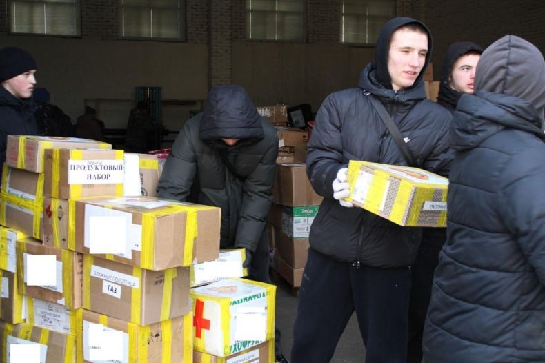 Из Хакасии отправлена очередная партия гуманитарного груза для мирных жителей ЛНР Из Хакасии отправлена очередная партия гуманитарного груза для мирных жителей ЛНР