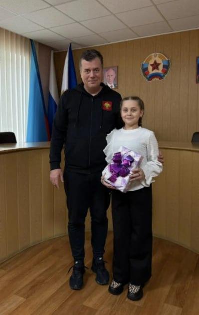 Девочка Майя из города Ровеньки получила подарок от Правительства Республики Коми