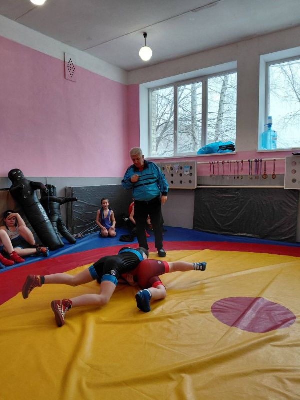 СПОРТ, СИЛА И ХАРАКТЕР. Координатор Кировского МО ЛДПР Егор Свистухин посетил соревнования по греко-римской борьбе, приуроченные к празднованию Дня защитника Отечества СПОРТ, СИЛА И ХАРАКТЕР. Координатор Кировского МО ЛДПР Егор Свистухин посетил соревнования по греко-римской борьбе, приуроченные к празднованию Дня защитника Отечества