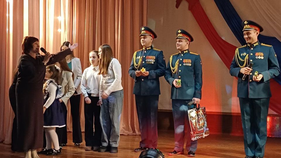День Защитника Отечества в посёлке Дубовский: концерт «Во Славу Отечества»! День Защитника Отечества в посёлке Дубовский: концерт «Во Славу Отечества»!