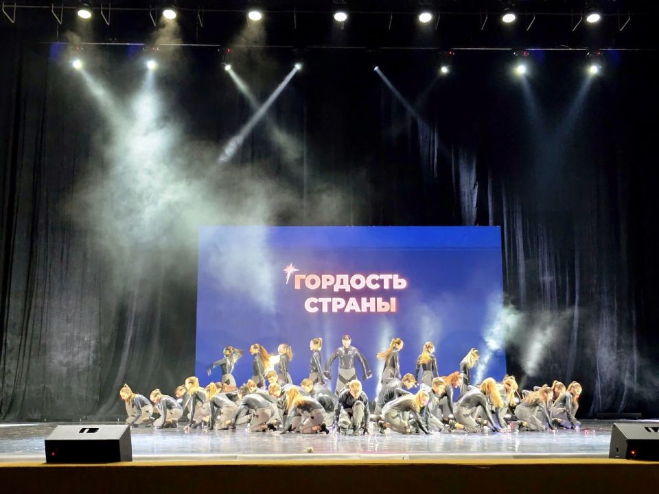 Краснодонские танцоры завоевали награды в Кремле Краснодонские танцоры завоевали награды в Кремле