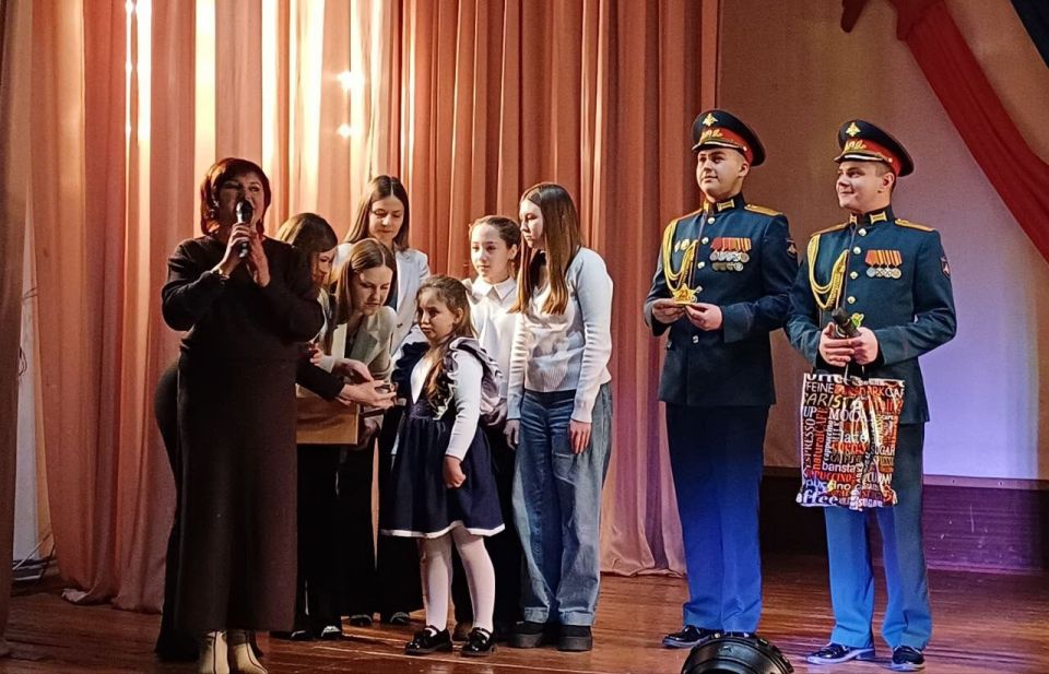 День Защитника Отечества в посёлке Дубовский: концерт «Во Славу Отечества»! День Защитника Отечества в посёлке Дубовский: концерт «Во Славу Отечества»!