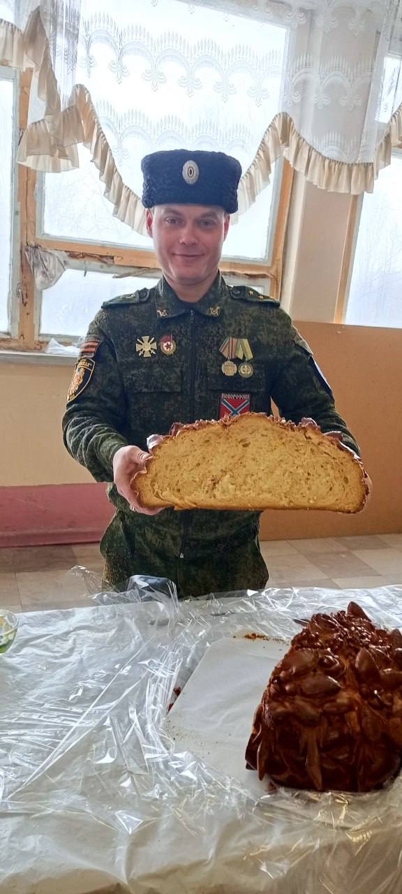 Зинаида Наден: В День Защитника Отечества активисты партийного проекта «Российское село» в торжественной обстановке поздравили ветеранов и участников СВО с праздником в городе Алчевск Зинаида Наден: В День Защитника Отечества активисты партийного проекта «Российское село» в торжественной обстановке поздравили ветеранов и участников СВО с праздником в городе Алчевск