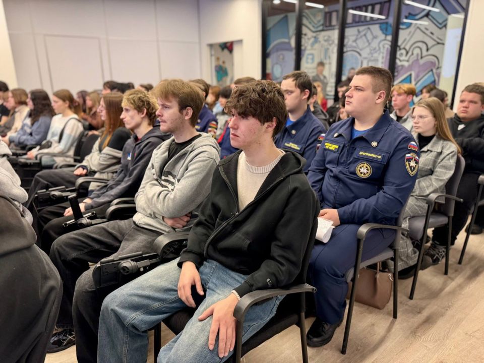 Руководитель аппарата Антитеррористической комиссии ЛНР выступил перед студентами республики Руководитель аппарата Антитеррористической комиссии ЛНР выступил перед студентами республики