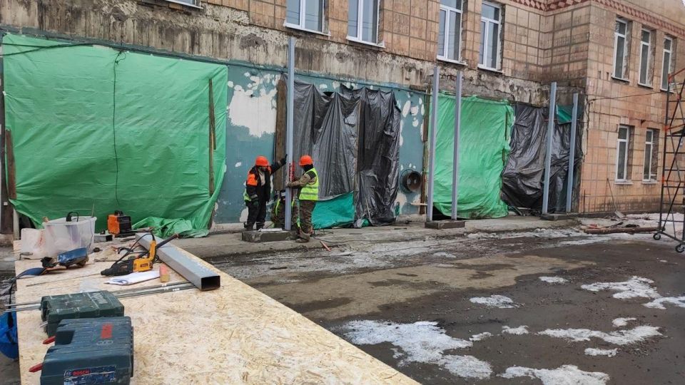 Специалисты из региона-шефа Башкортостана продолжают ремонтировать Петровскую пожарную часть № 13 Специалисты из региона-шефа Башкортостана продолжают ремонтировать Петровскую пожарную часть № 13
