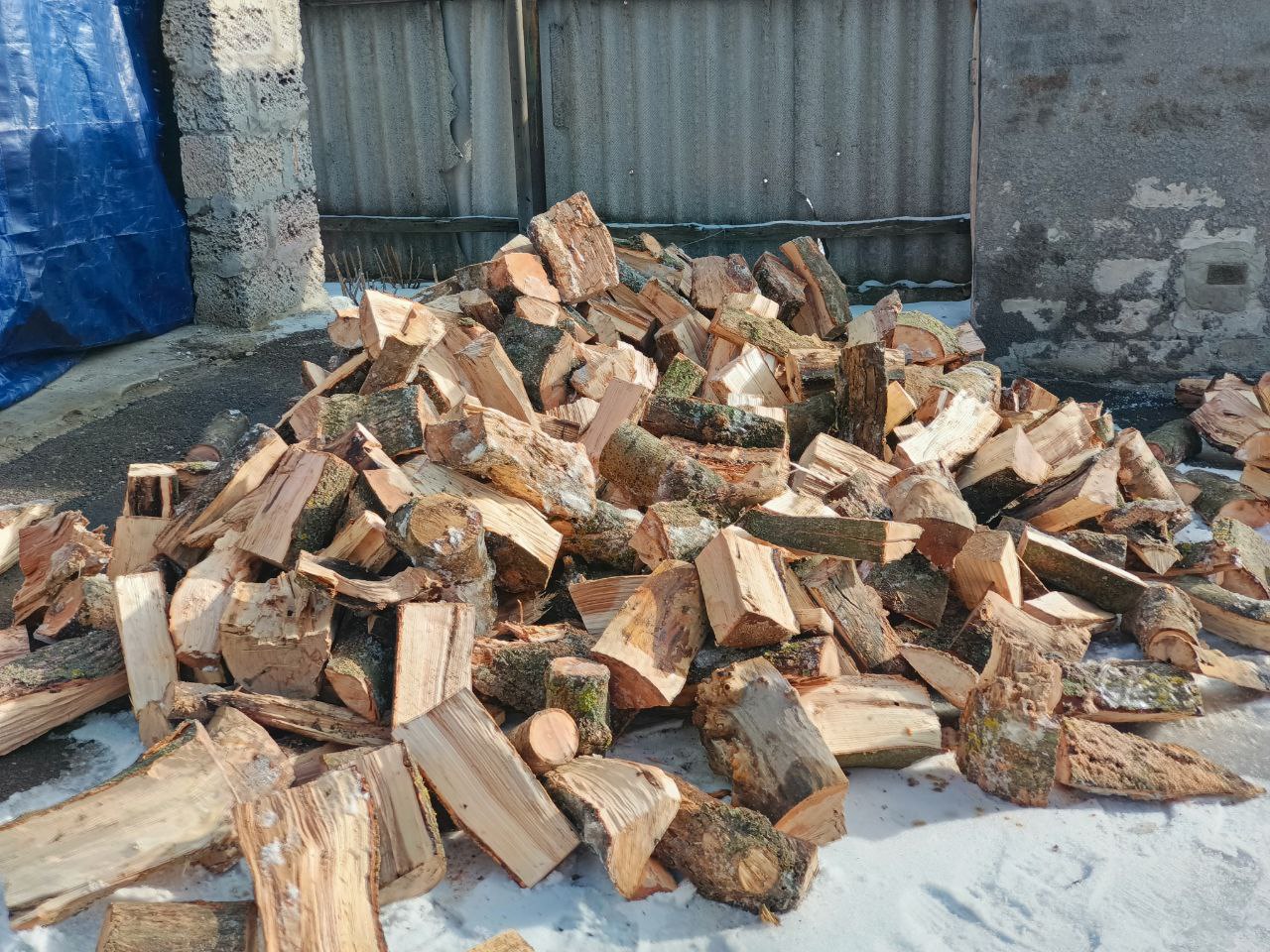 Семье погибшего участника СВО оказана помощь в подвозе дров Семье погибшего участника СВО оказана помощь в подвозе дров