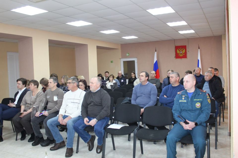 Виталий Коваленко: Сегодня провел еженедельное аппаратное совещание с начальниками структурных подразделений администрации, руководителями предприятий, учреждений и организаций Беловодского муниципального округа Виталий Коваленко: Сегодня провел еженедельное аппаратное совещание с начальниками структурных подразделений администрации, руководителями предприятий, учреждений и организаций Беловодского муниципального округа