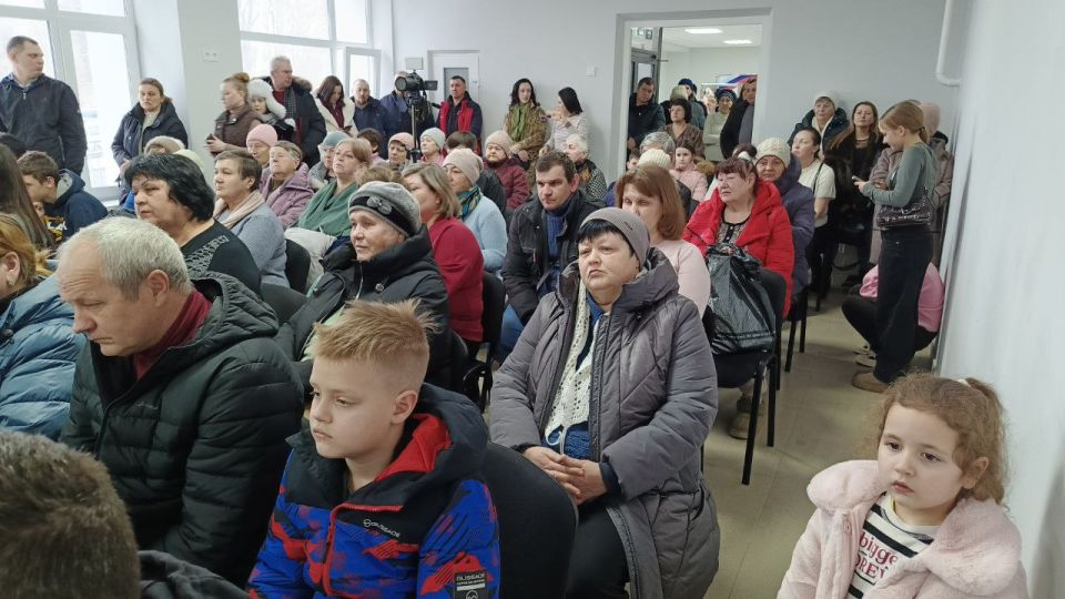 В рамках акции «Zа Победу» в поселке Металлист состоялся праздничный концерт для участников СВО и семей военнослужащих, посвященный Дню защитника Отечества В рамках акции «Zа Победу» в поселке Металлист состоялся праздничный концерт для участников СВО и семей военнослужащих, посвященный Дню защитника Отечества