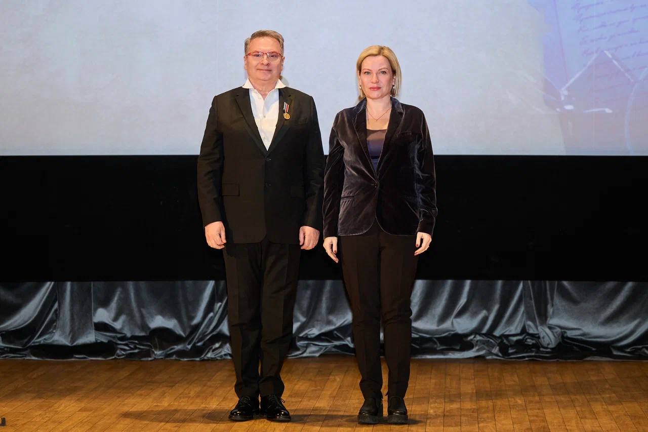 Ольга Любимова: Вручила ведомственные награды Минкультуры России – медали Александра Твардовского Ольга Любимова: Вручила ведомственные награды Минкультуры России – медали Александра Твардовского