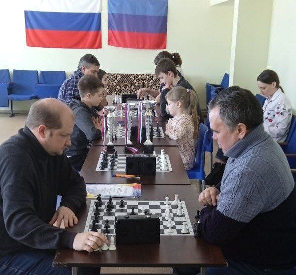 На стадионе "Строитель" состоялся шахматный турнир, приуроченный ко Дню защитников Отечества, в котором приняли участие шахматисты Меловщины На стадионе "Строитель" состоялся шахматный турнир, приуроченный ко Дню защитников Отечества, в котором приняли участие шахматисты Меловщины