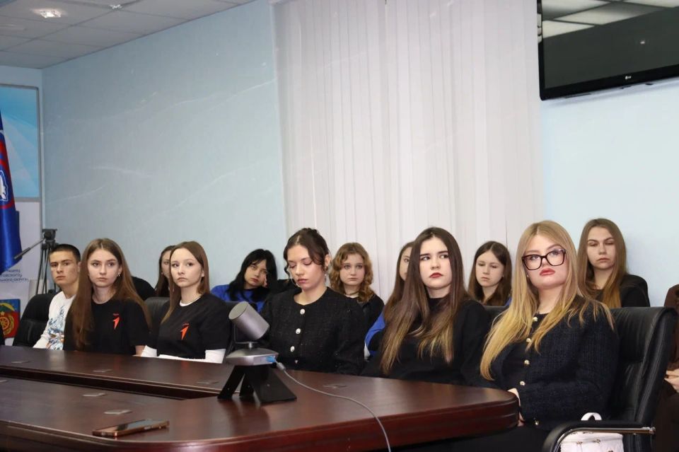 Молодёжная палата — в диалоге с Министром молодёжной политики ЛНР Молодёжная палата — в диалоге с Министром молодёжной политики ЛНР