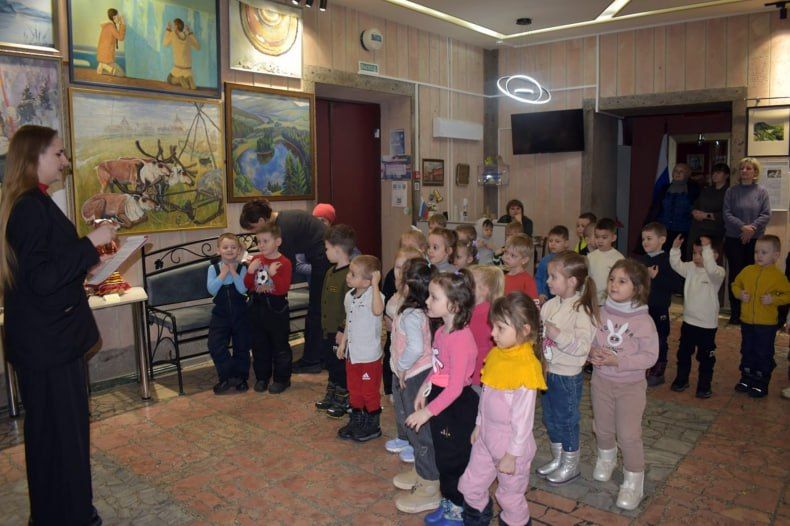 В свердловском музее открылась выставки «Куклы из бабушкиного сундучка» В свердловском музее открылась выставки «Куклы из бабушкиного сундучка»