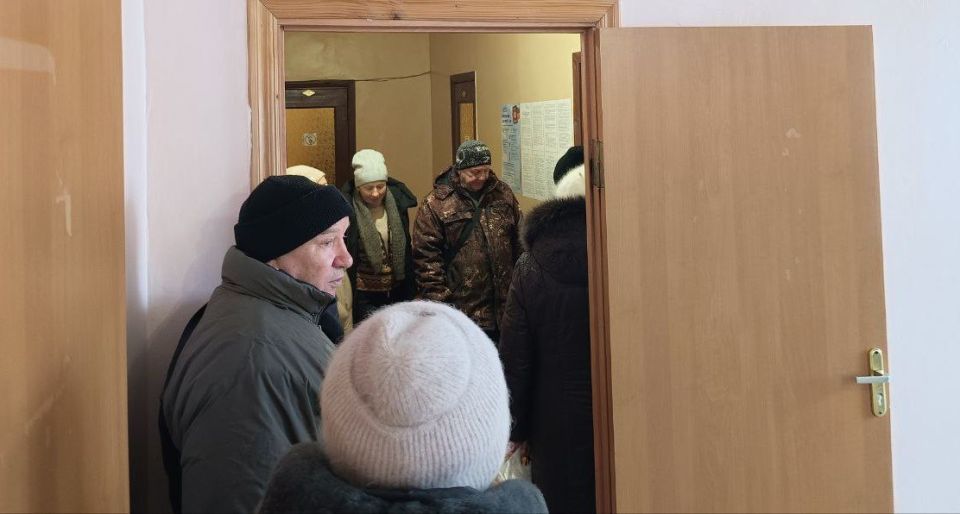 25 февраля в здании отдела жизнеобеспечения г. Петровское, пгт. Штеровка сотрудниками филиала № 13 ГКУ ЛНР «Республиканский центр социальной защиты населения» в г. Красный Луч был проведен выездной прием для жителей города... 25 февраля в здании отдела жизнеобеспечения г. Петровское, пгт. Штеровка сотрудниками филиала № 13 ГКУ ЛНР «Республиканский центр социальной защиты населения» в г. Красный Луч был проведен выездной прием для жителей города...