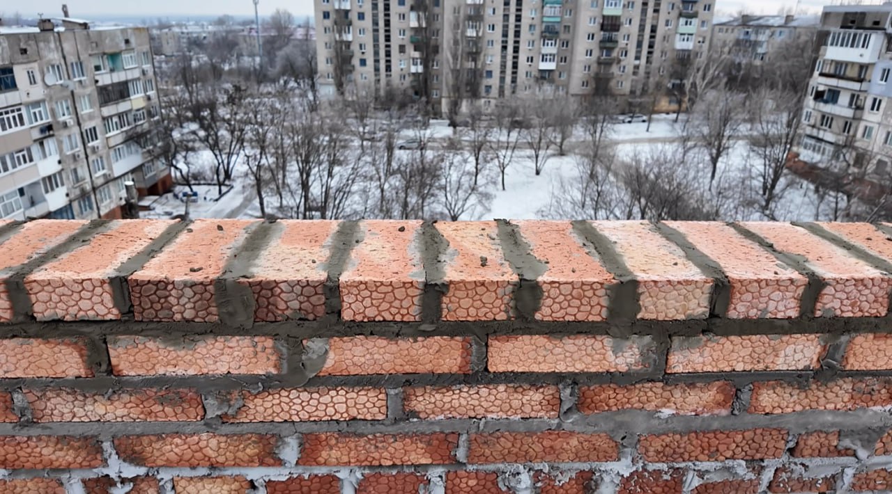 Специалисты СК «СТИЛЛ» продолжают работать на Лютикова, 27. Здесь идёт капитальный ремонт кровли Специалисты СК «СТИЛЛ» продолжают работать на Лютикова, 27. Здесь идёт капитальный ремонт кровли