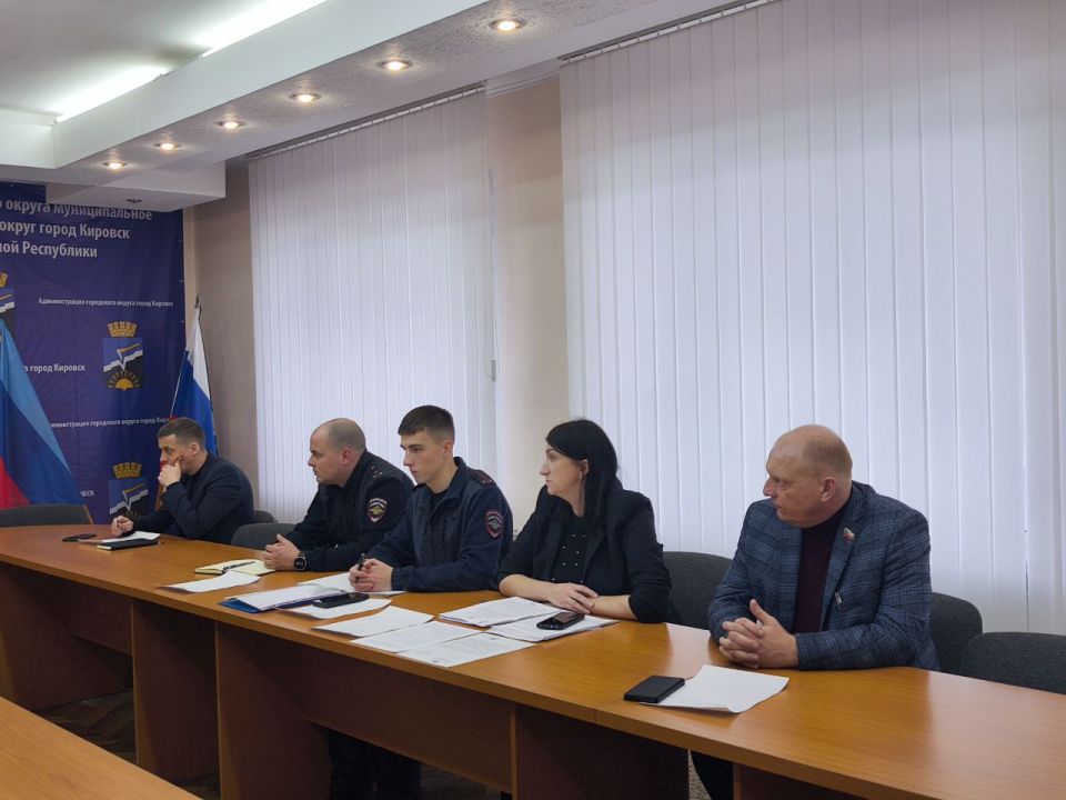В Администрации городского округа город Кировск ЛНР прошло заседание Совета по вопросам гармонизации межнациональных и этно-конфессиональных отношений на территории муниципального образования городской округ город Кировск ЛНР В Администрации городского округа город Кировск ЛНР прошло заседание Совета по вопросам гармонизации межнациональных и этно-конфессиональных отношений на территории муниципального образования городской округ город Кировск ЛНР