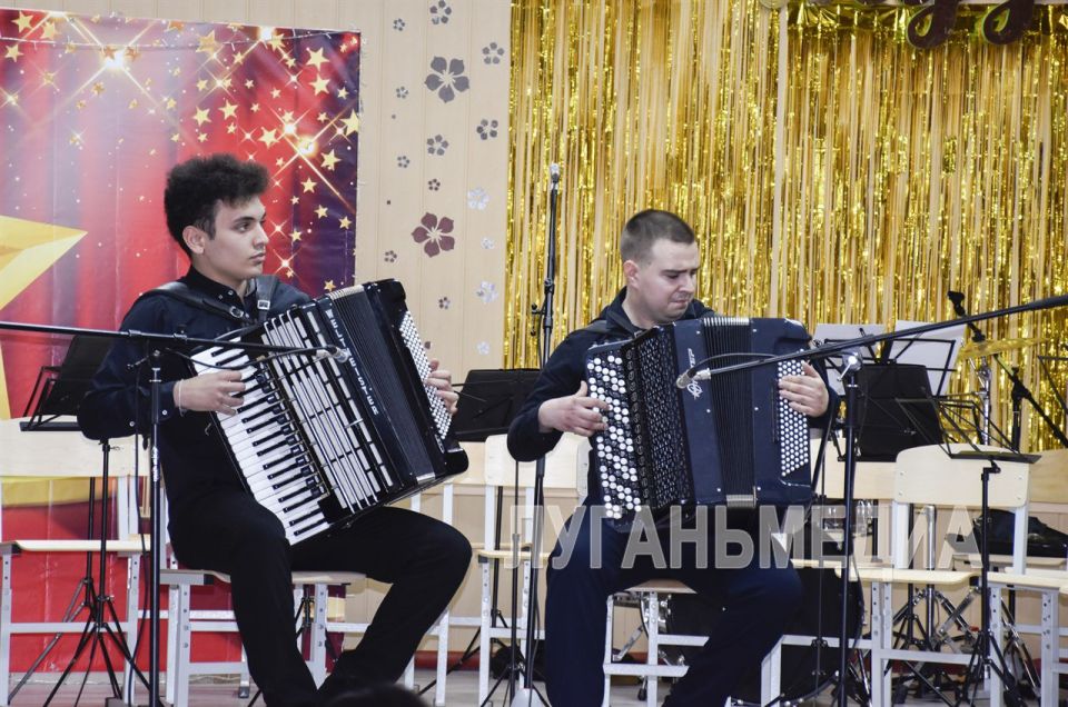 В Краснолучской детской музыкальной школе состоялся концерт оркестра народных инструментов В Краснолучской детской музыкальной школе состоялся концерт оркестра народных инструментов