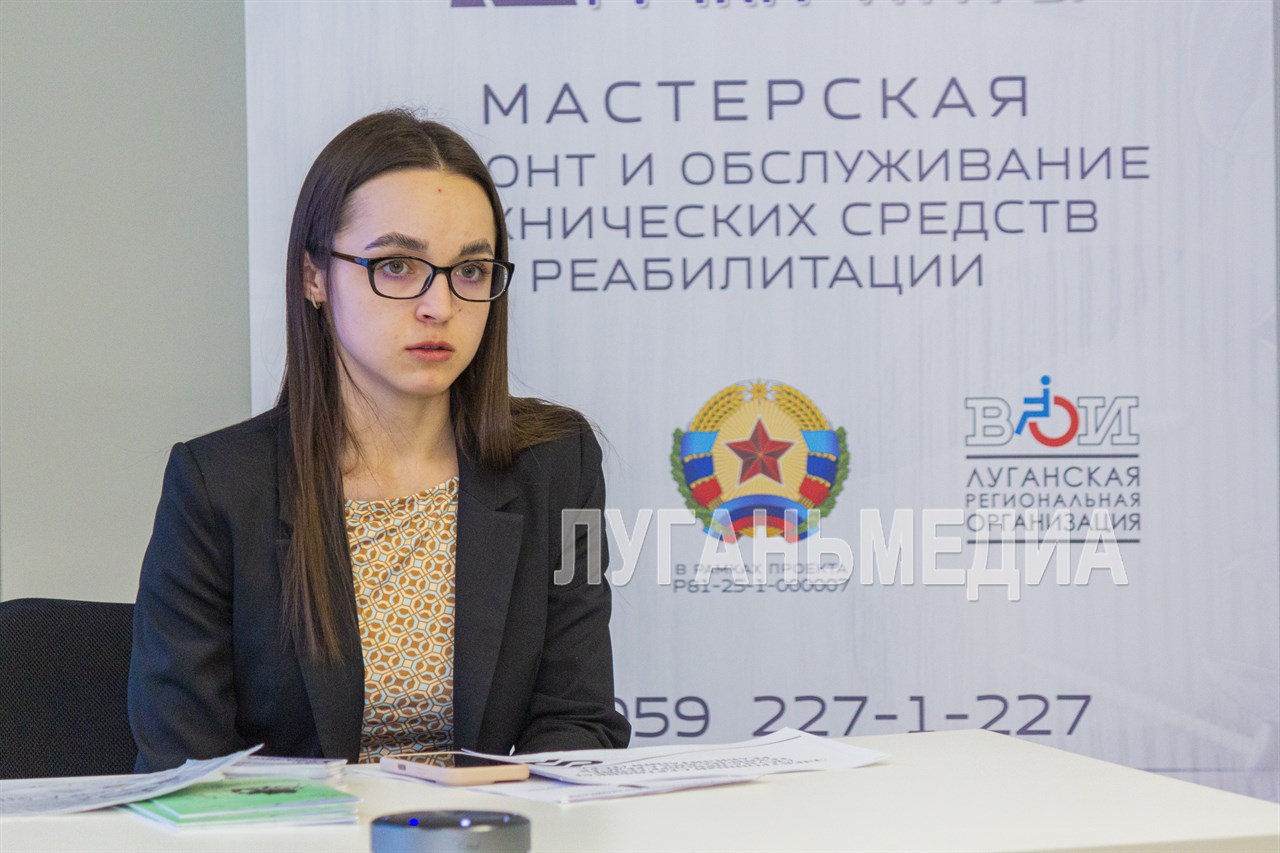 В луганском Доме молодежи прошел семинар «Сам себе мастер», направленный на информирование и обучение людей с инвалидностью практическим навыкам в рамках проекта «Мастерская «Точка опоры» В луганском Доме молодежи прошел семинар «Сам себе мастер», направленный на информирование и обучение людей с инвалидностью практическим навыкам в рамках проекта «Мастерская «Точка опоры»