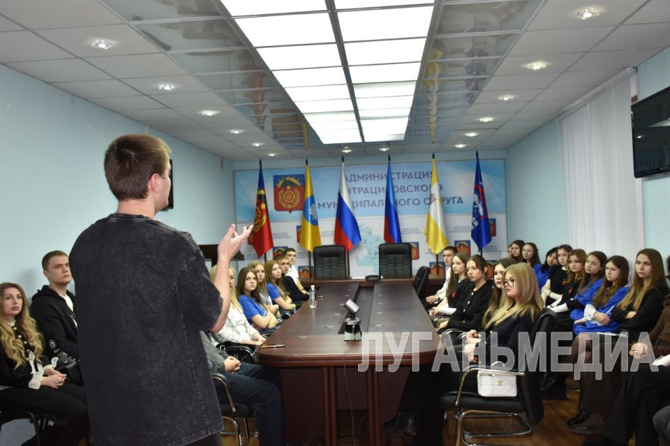 Министр молодежной политики ЛНР посетил Антрацит Министр молодежной политики ЛНР посетил Антрацит