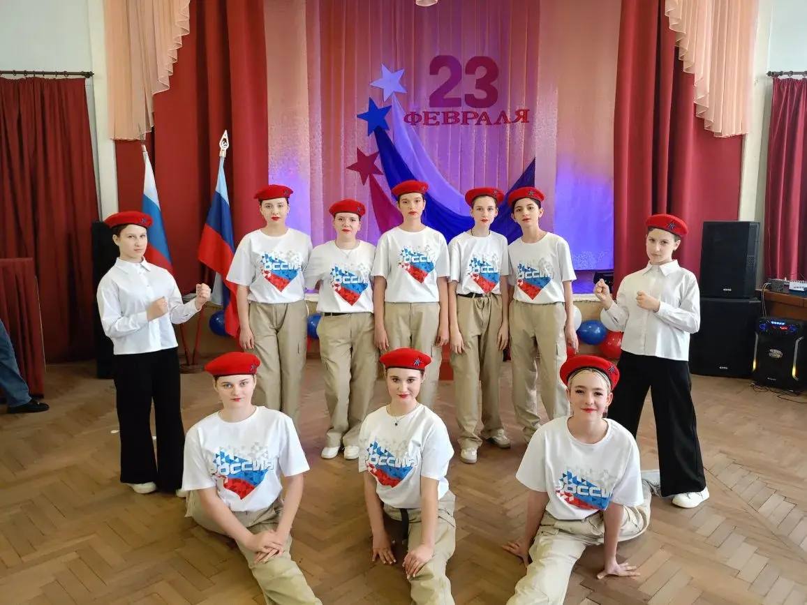 В КРАСНОМ ЛУЧЕ ОТМЕТИЛИ ДЕНЬ ЗАЩИТНИКА ОТЕЧЕСТВА В КРАСНОМ ЛУЧЕ ОТМЕТИЛИ ДЕНЬ ЗАЩИТНИКА ОТЕЧЕСТВА