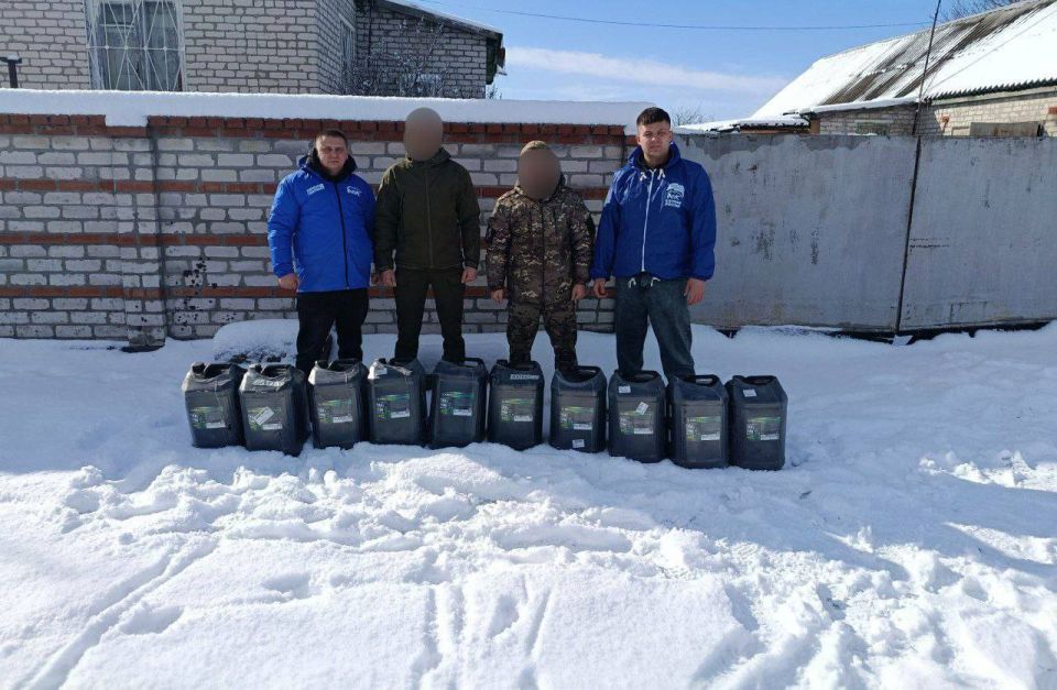 В рамках акции «Zа Победу» Северодонецкое местное отделение партии «ЕДИНАЯ РОССИЯ» и активисты Молодой Гвардии Единой России передали бойцам партию гуманитарной помощи В рамках акции «Zа Победу» Северодонецкое местное отделение партии «ЕДИНАЯ РОССИЯ» и активисты Молодой Гвардии Единой России передали бойцам партию гуманитарной помощи