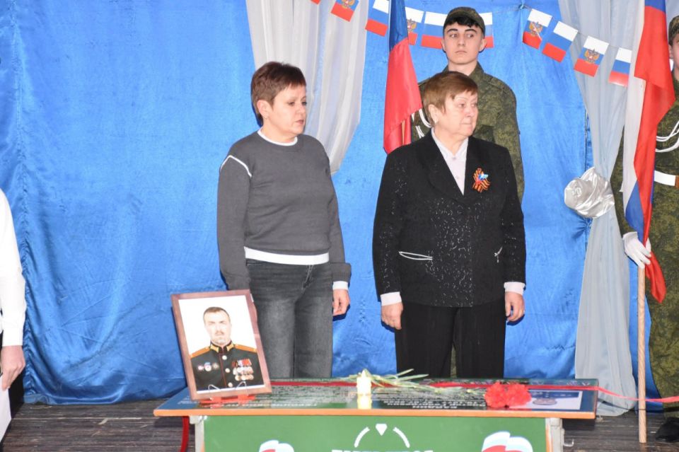 В Первомайской школе №6 открыли сразу две Парты Героя В Первомайской школе №6 открыли сразу две Парты Героя