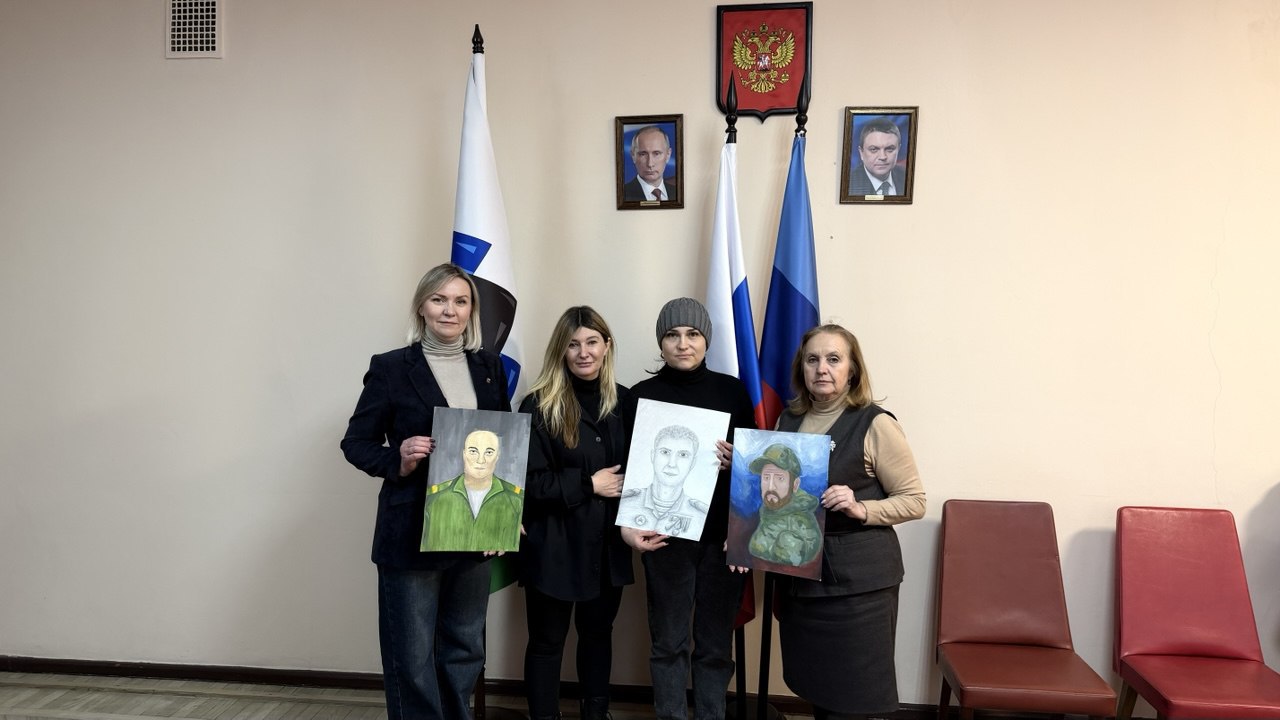 В Совете депутатов городского округа город Брянка общественный деятель, руководитель проекта «Герои нашей Родины», инициатор народного движения «Наш путь к Победе» Олеся Иванова совместно с Председателем Совета Натальей...